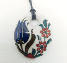 Cargar imagen en el visor de la galería, Iznik Ceramic Tulip Pendant Necklace