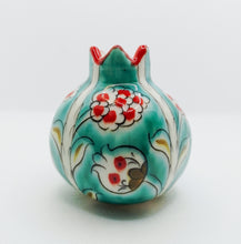 Cargar imagen en el visor de la galería, Kütahya Ceramic Pomegranate Vase by Şebnem Tuna
