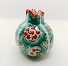 Cargar imagen en el visor de la galería, Kütahya Ceramic Pomegranate Vase by Şebnem Tuna