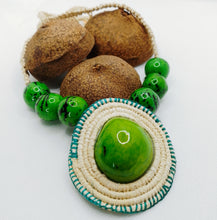 Cargar imagen en el visor de la galería, Jarina & Tucumã Woven Medallion Necklace