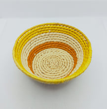Cargar imagen en el visor de la galería, Yellow and Orange Tucuma Basket