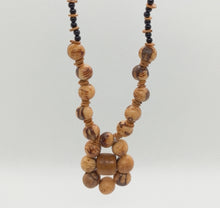 Cargar imagen en el visor de la galería, Natural Acai and Wood Bead Necklace