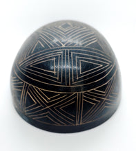 Cargar imagen en el visor de la galería, Large Amazon Carved Gourd