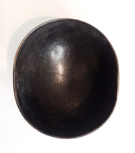 Cargar imagen en el visor de la galería, Large Amazon Carved Gourd