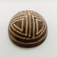 Cargar imagen en el visor de la galería, Small Amazon Carved Gourd II