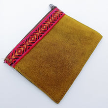 Cargar imagen en el visor de la galería, Cusceno Leather Purse