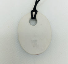 Cargar imagen en el visor de la galería, Iznik Ceramic Tulip Pendant Necklace
