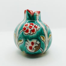 Cargar imagen en el visor de la galería, Kütahya Ceramic Pomegranate Vase by Şebnem Tuna
