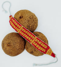 Load image into Gallery viewer, Wai-Wai Morototó Seeds Striped Bracelet
