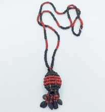 Cargar imagen en el visor de la galería, Wai-Wai Morototo Seeds Black Kathena Globe Necklace II
