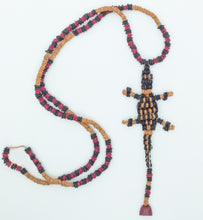 Cargar imagen en el visor de la galería, Wai-Wai Crocodile Morototó Seeds Seeds Necklace
