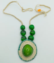Cargar imagen en el visor de la galería, Jarina &amp; Tucumã Woven Medallion Necklace
