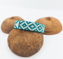 Cargar imagen en el visor de la galería, Green Tucumã Woven Bracelet I
