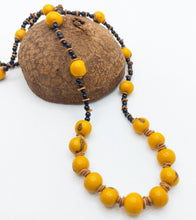 Load image into Gallery viewer, Yellow Açaí Beads Necklace
