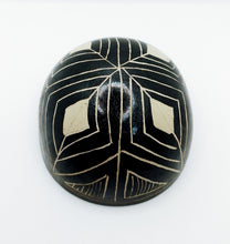 Cargar imagen en el visor de la galería, Small Amazon Carved Gourd VI
