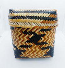 Load image into Gallery viewer, Black &amp; Brown Baniwa Woven Basket with Lid
