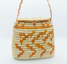 Load image into Gallery viewer, Large Tikuna Coiled Tucumã Purse
