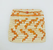 Load image into Gallery viewer, Large Tikuna Coiled Tucumã Purse
