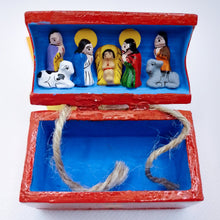 Cargar imagen en el visor de la galería, Small Retablo &quot;Nativity&quot;
