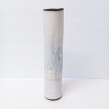 Cargar imagen en el visor de la galería, Marble Tall Vase
