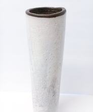 Cargar imagen en el visor de la galería, Marble Tall Vase
